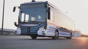 Après le succès de sa navette, EasyMile fera circuler un bus autonome en 2022 avec Iveco