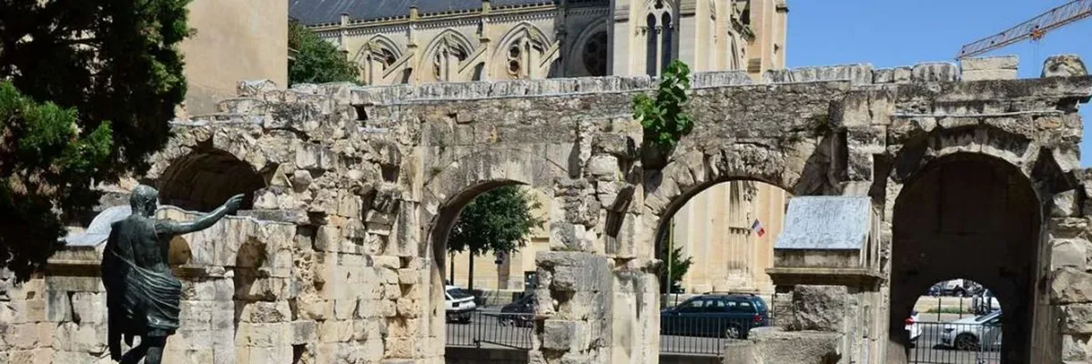 30 - Nimes - Renaissance